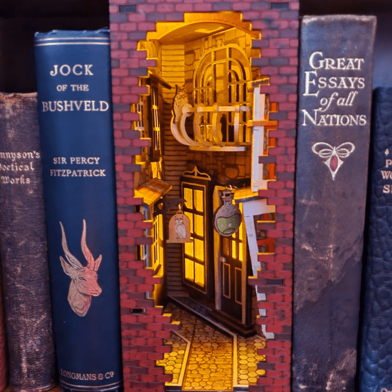 CWWH-Onlineshop - Book Nook / Harry Potter - Magic Alley